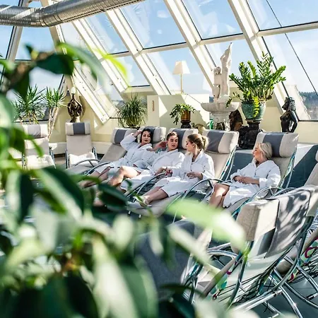 Piramida Park & Wellness Szálloda 4*