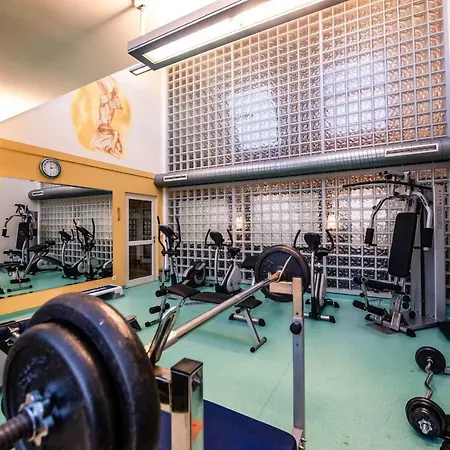 Szálloda Piramida Park & Wellness Tychy