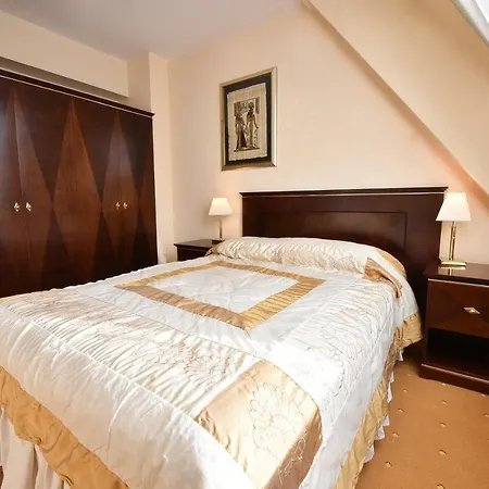 Piramida Park & Wellness Szálloda 4*